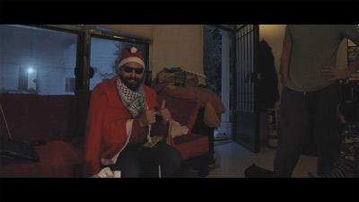 Dernier détail, l'habit du Père Noël pour Aboodi (qu'il ne mettra que pour la photo)